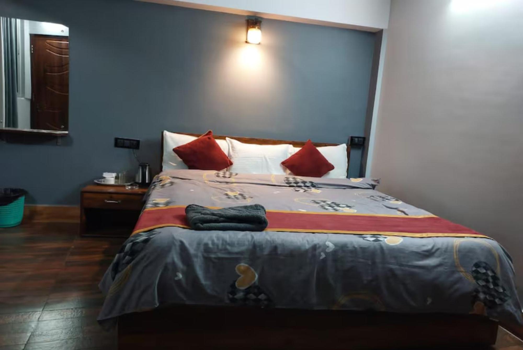 Hotel Pitstop Darjeeling - Excellent Service Recommended & Couple Friendly Екстер'єр фото