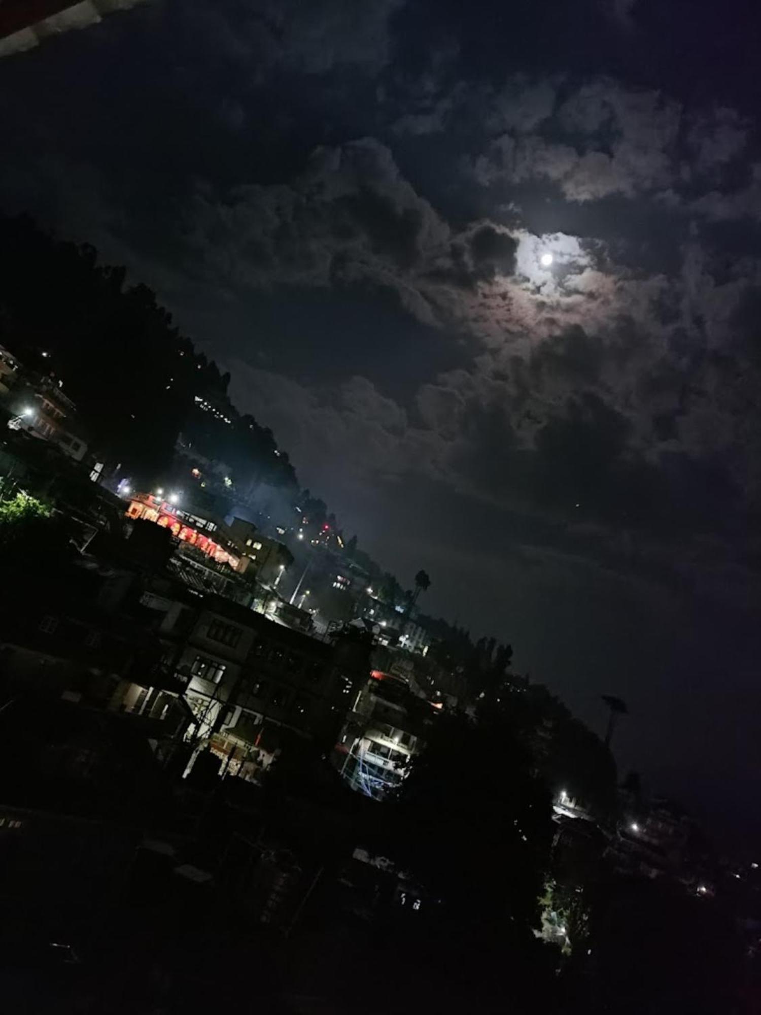 Hotel Pitstop Darjeeling - Excellent Service Recommended & Couple Friendly Екстер'єр фото