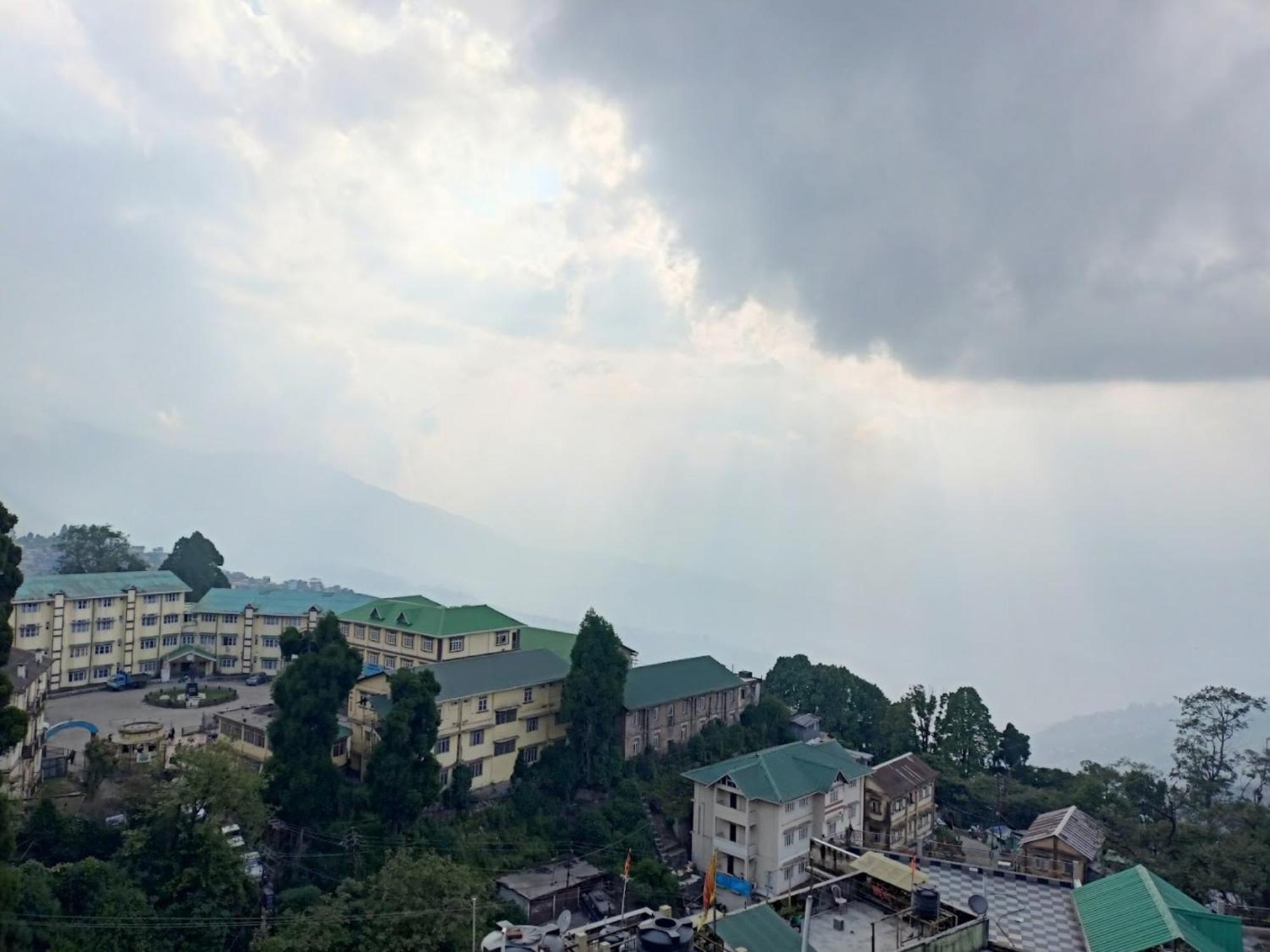 Hotel Pitstop Darjeeling - Excellent Service Recommended & Couple Friendly Екстер'єр фото